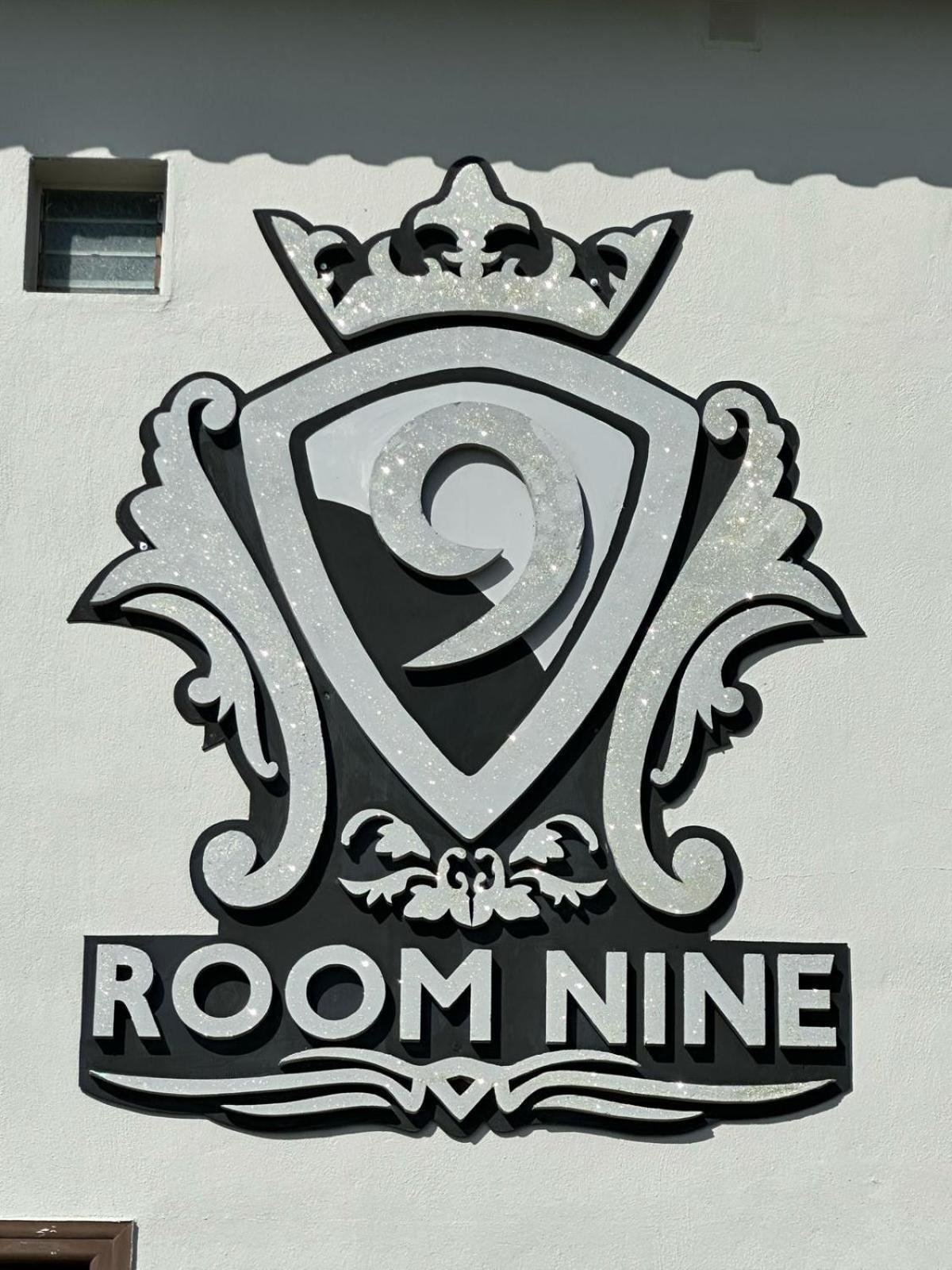 Room Nine 9 Beachfront Apartments Nea Kallikrateia Екстериор снимка