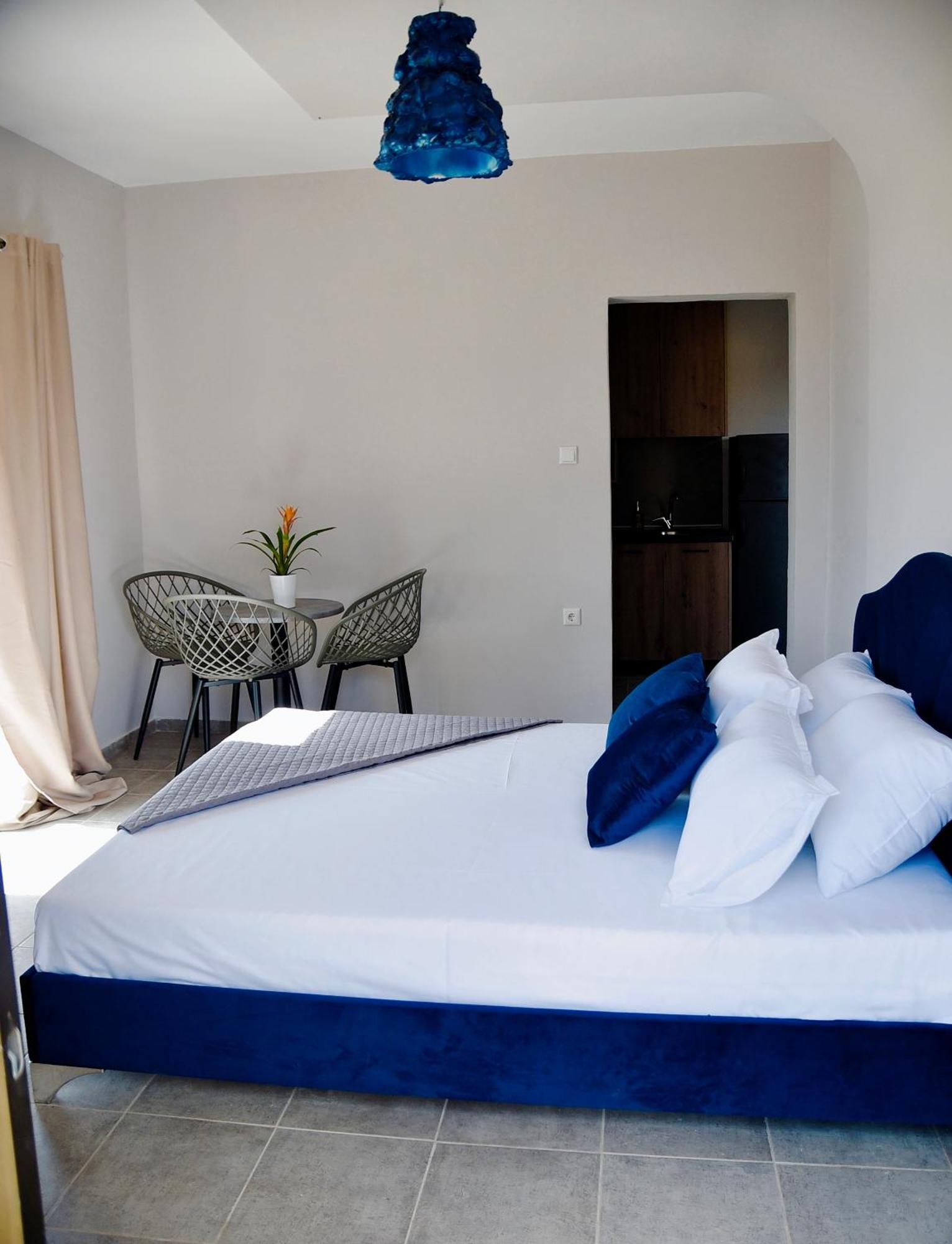 Room Nine 9 Beachfront Apartments Nea Kallikrateia Екстериор снимка