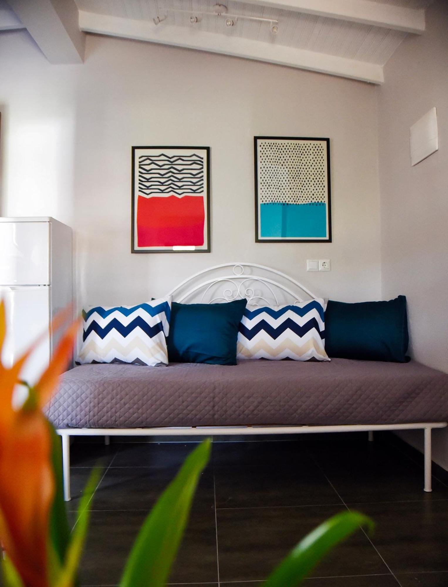 Room Nine 9 Beachfront Apartments Nea Kallikrateia Екстериор снимка