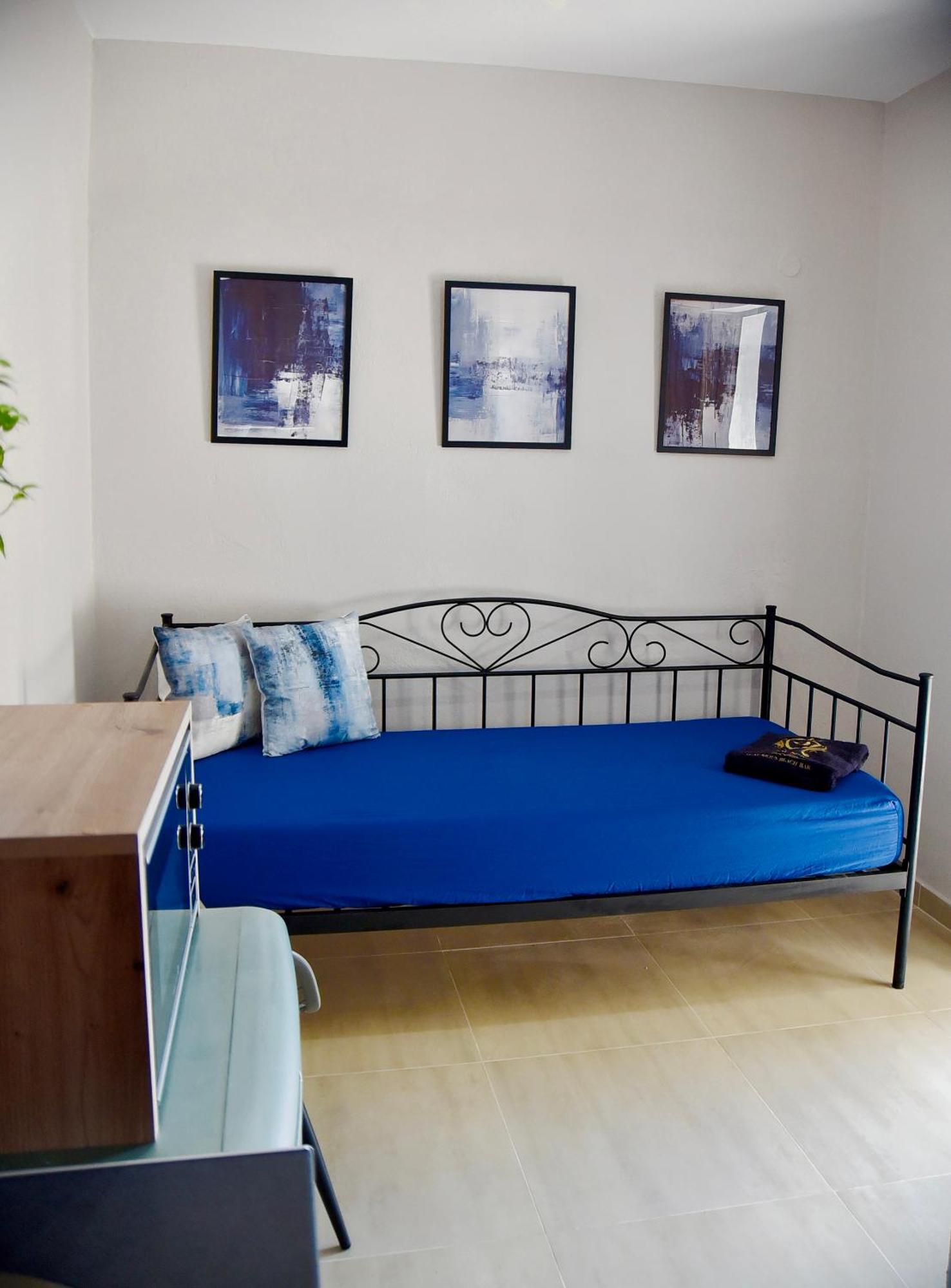 Room Nine 9 Beachfront Apartments Nea Kallikrateia Екстериор снимка