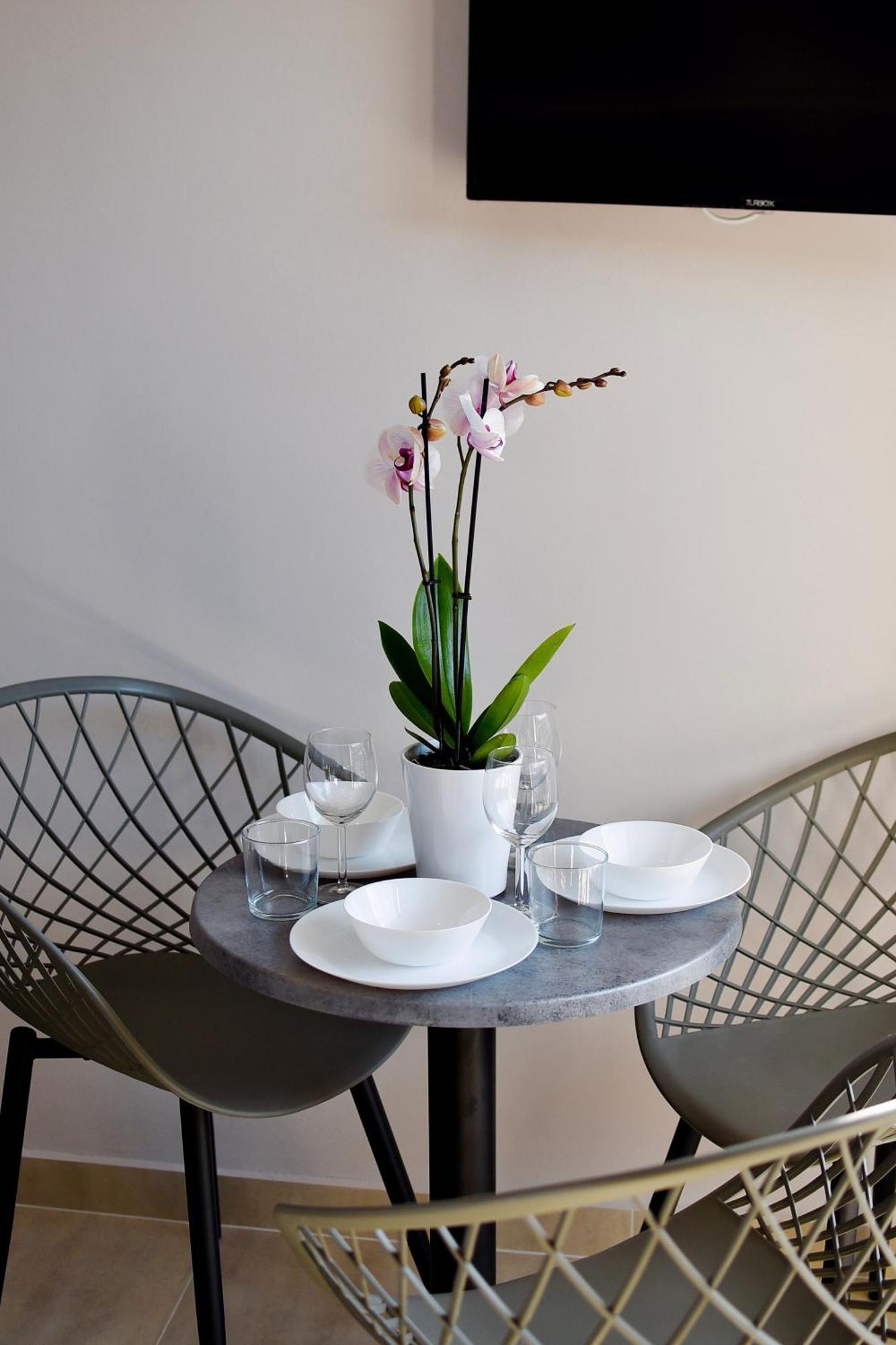 Room Nine 9 Beachfront Apartments Nea Kallikrateia Екстериор снимка