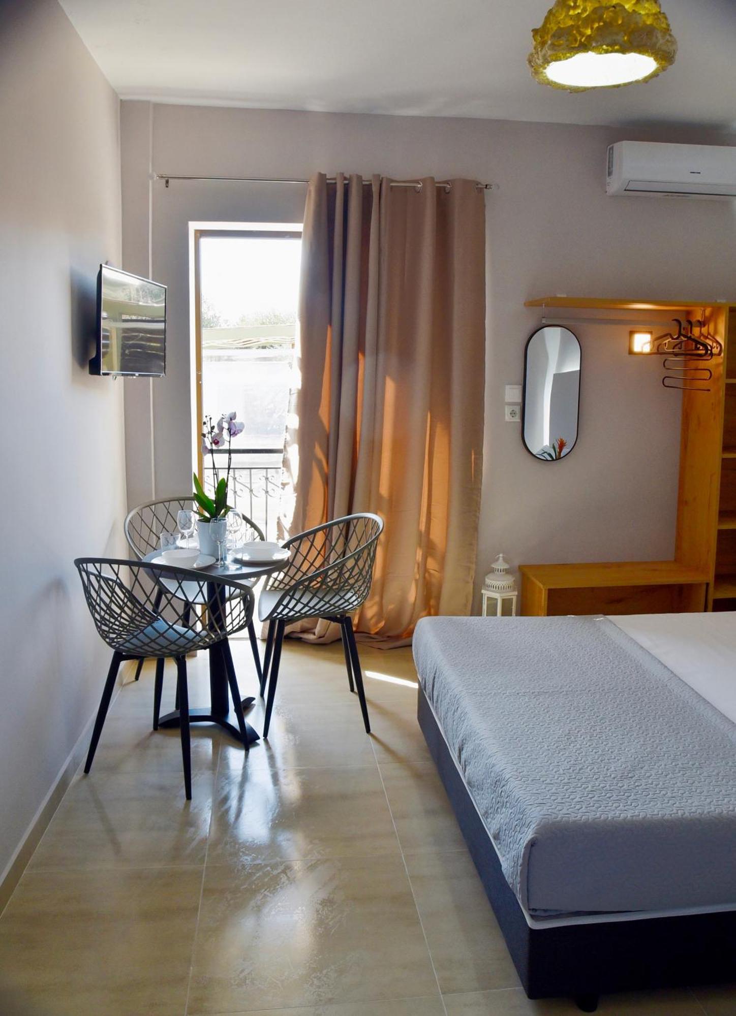Room Nine 9 Beachfront Apartments Nea Kallikrateia Екстериор снимка