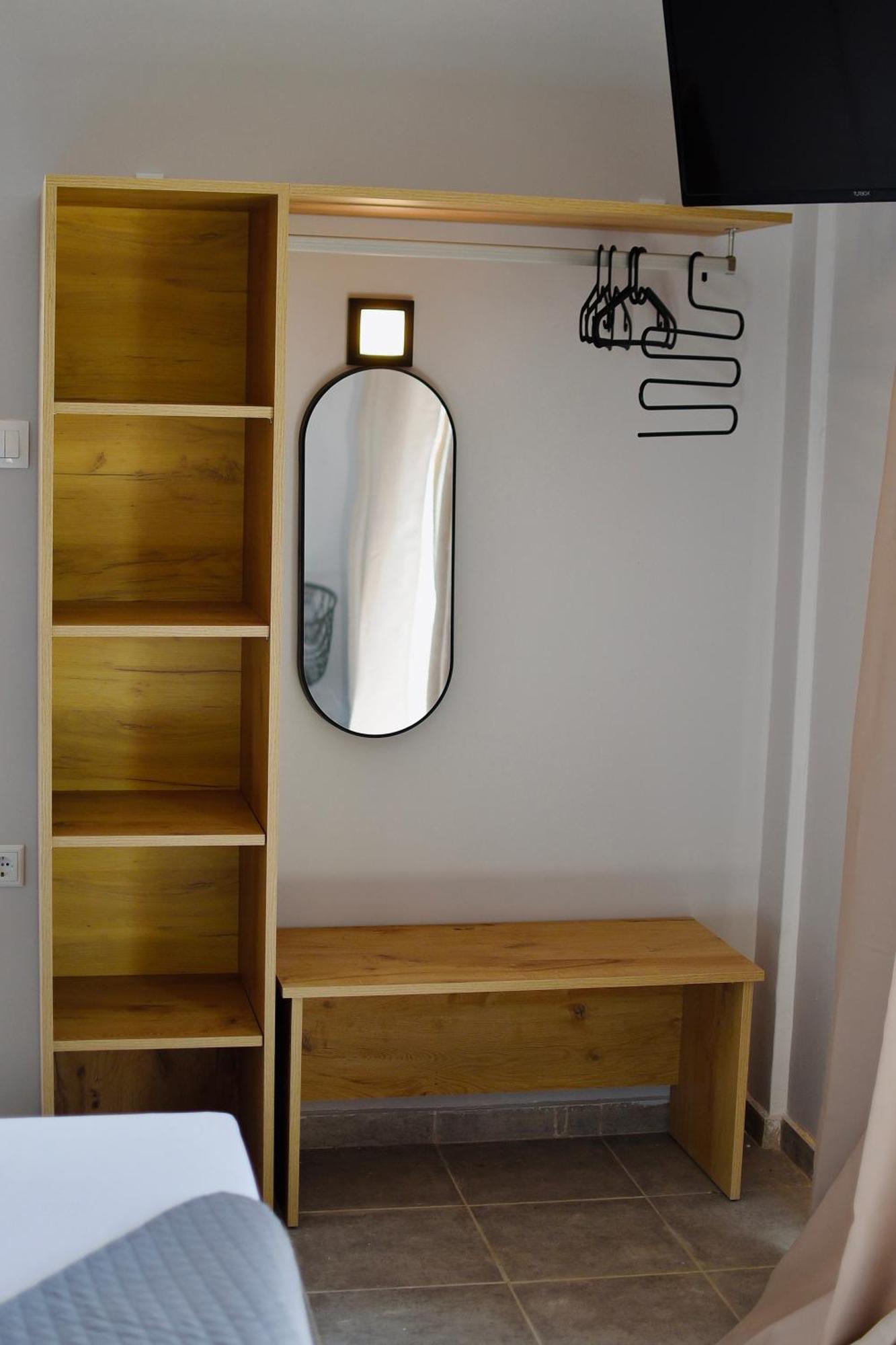 Room Nine 9 Beachfront Apartments Nea Kallikrateia Екстериор снимка