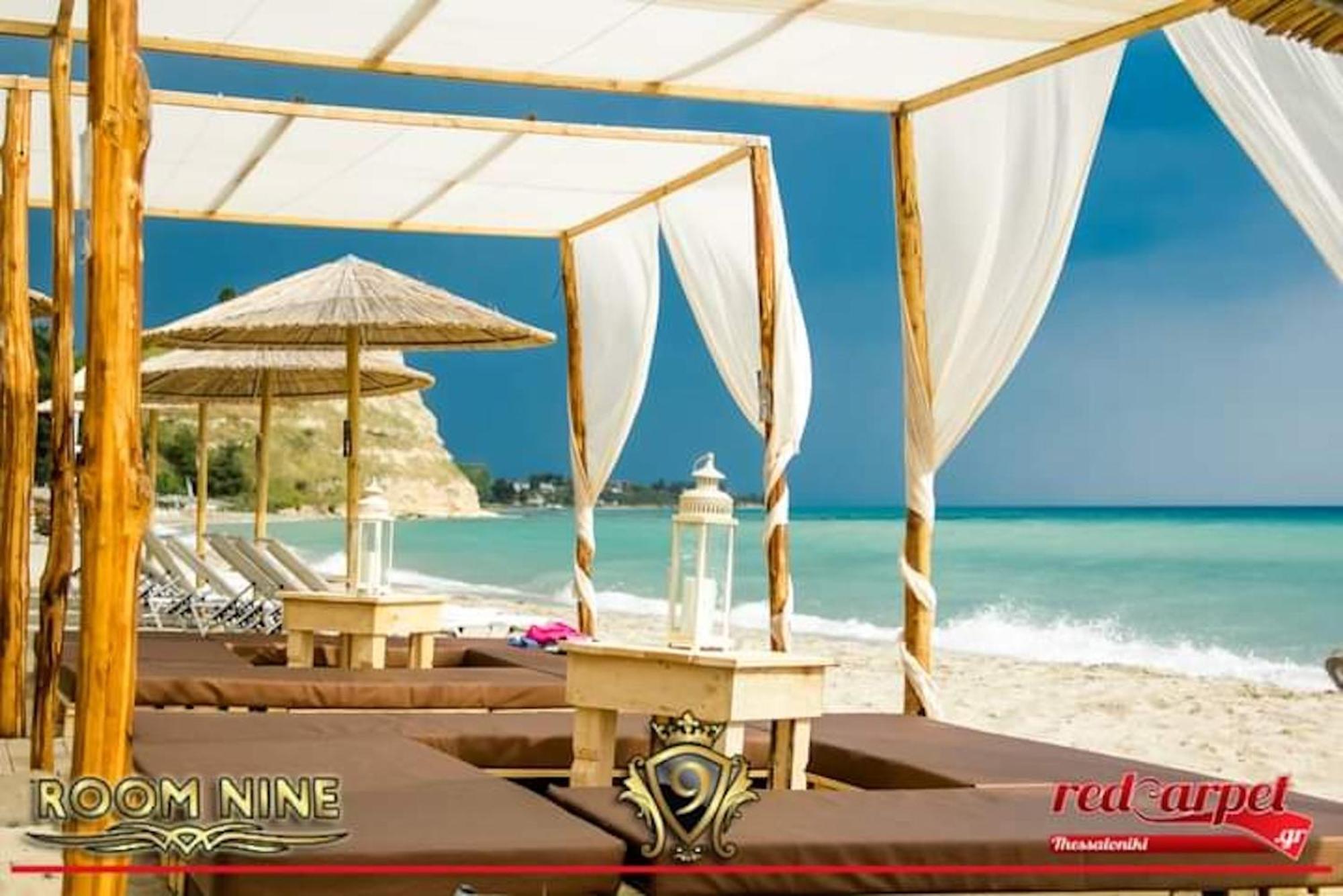 Room Nine 9 Beachfront Apartments Nea Kallikrateia Екстериор снимка