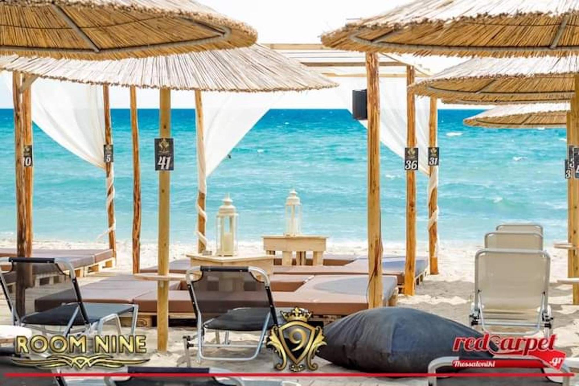 Room Nine 9 Beachfront Apartments Nea Kallikrateia Екстериор снимка