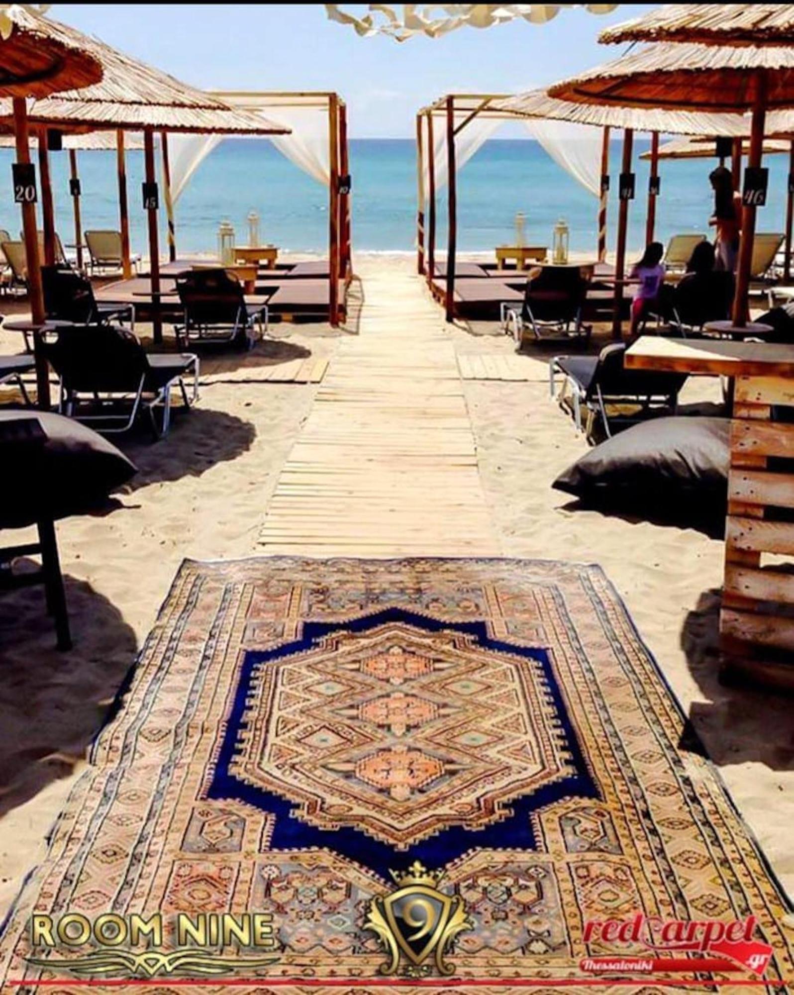 Room Nine 9 Beachfront Apartments Nea Kallikrateia Екстериор снимка